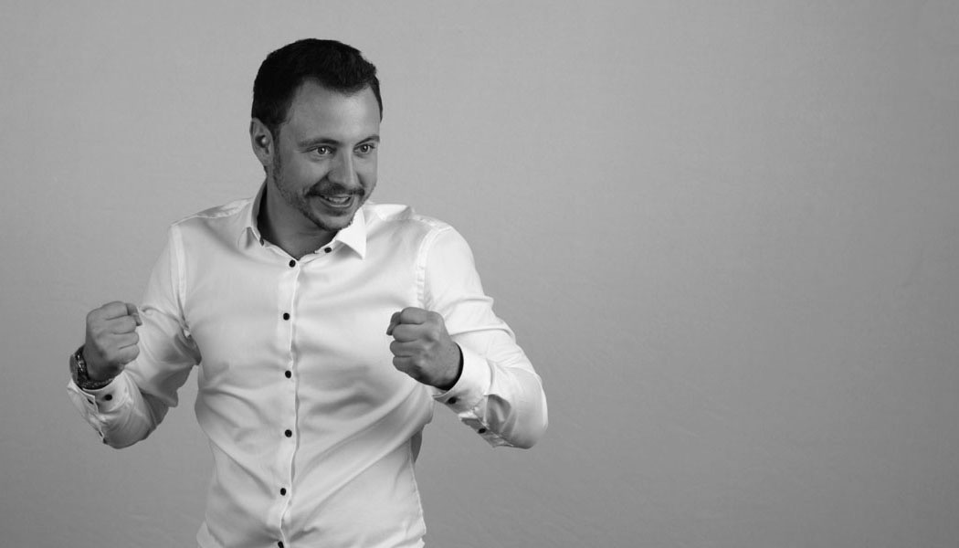 Adrian Pose Krafvoll
